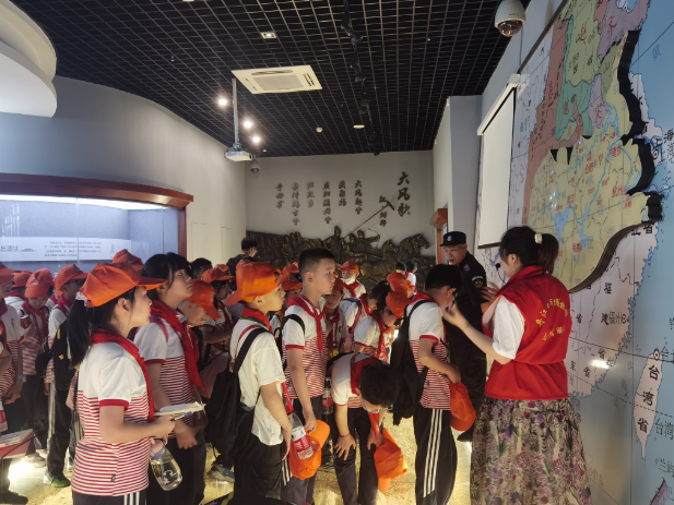 千名學生走進丹江口市博物館  探尋歷史文化