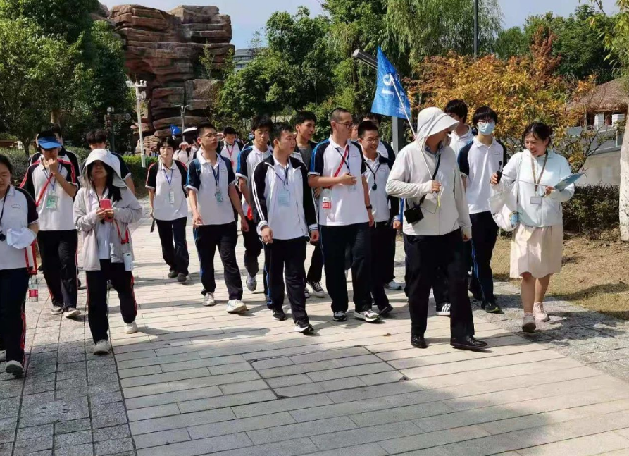 研學旅行常態化 | 北京市百余名學生來十堰體驗“行走的課堂”